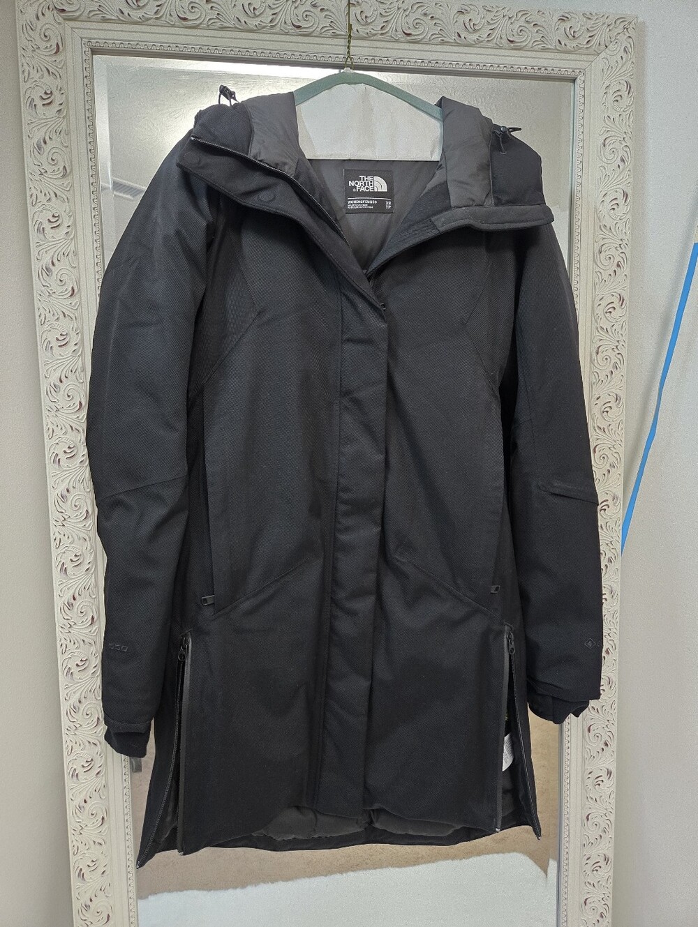 The North Face Women's Black Hooded Puffer Parka - Picture 2 of 5